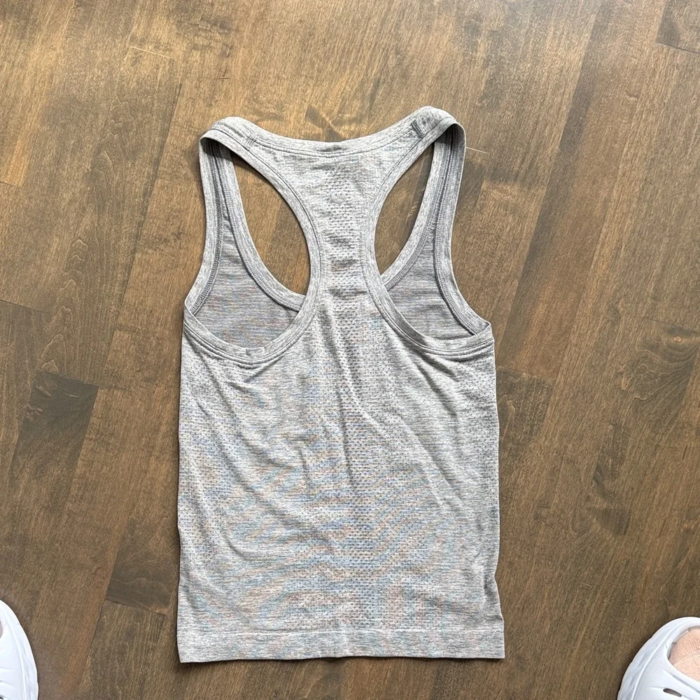 Lululemon Athletica Swiftly Light Gray Tank Top waist length - Picture 3 of 11